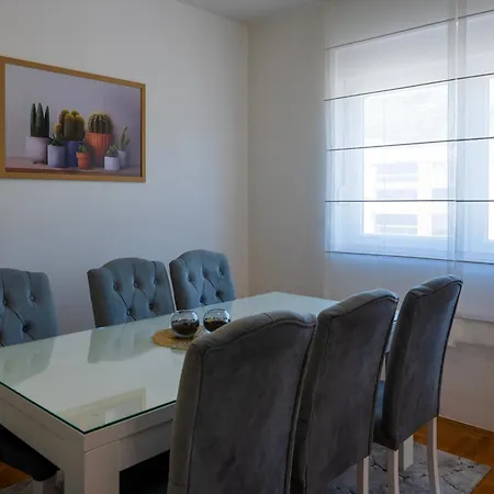 Apartment Suncica *