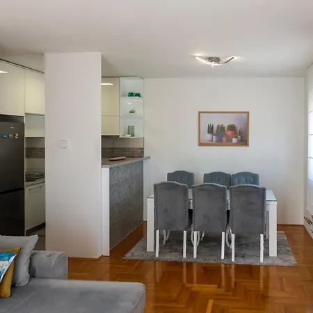 Apartment Suncica *